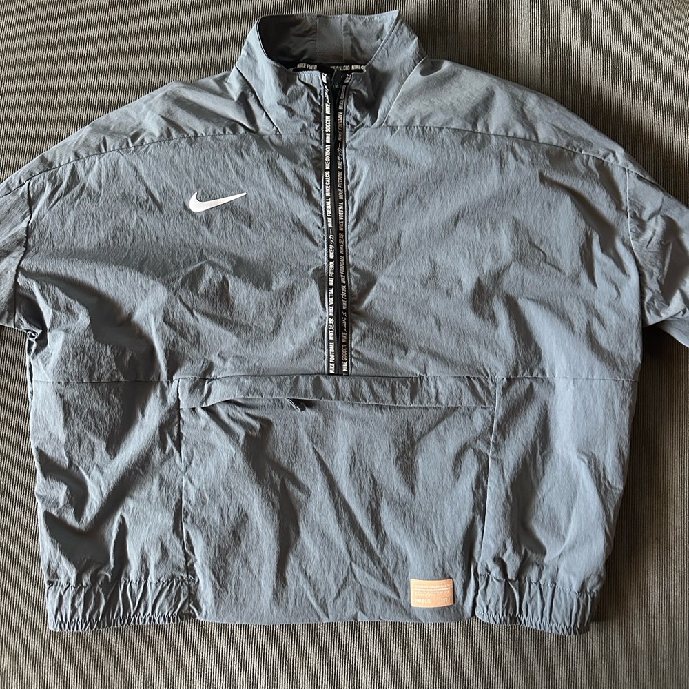 nike half zip windbreaker